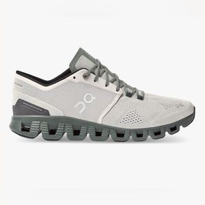 Men’s ON Running Cloud X 2 size 9.5